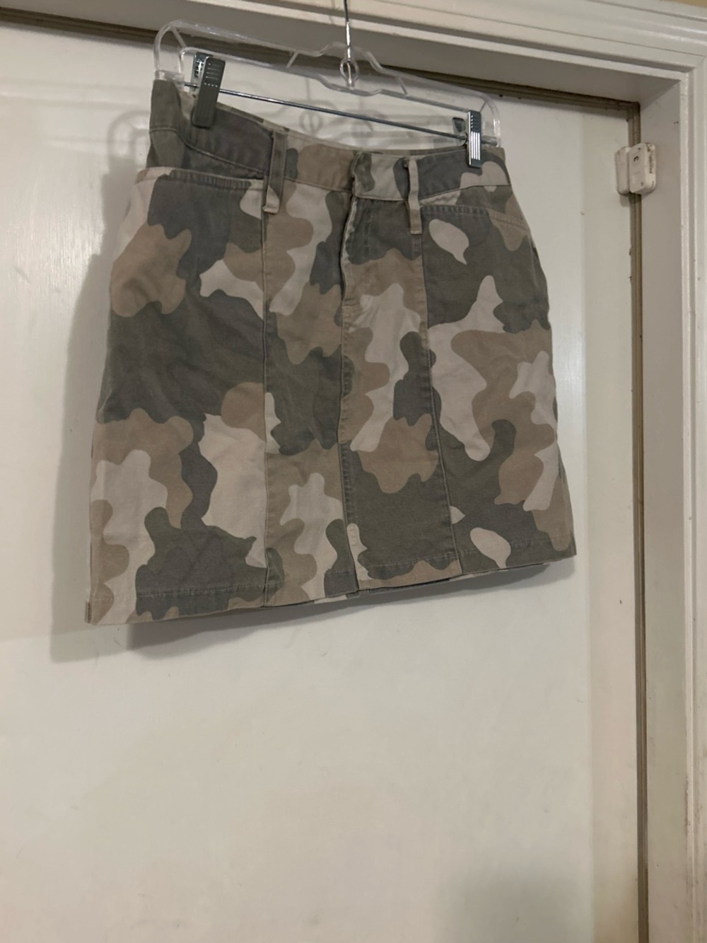 Old Navy Camo Mini Skirt in Green, Tan, and Cream